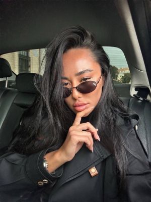 Айза, индивидуалка